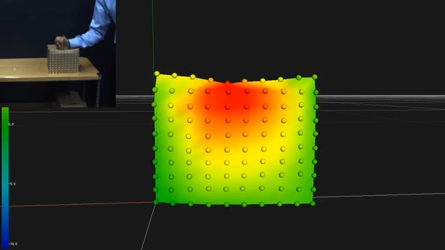 VENUS3D Rでの段ボールの変形計測（面計測）