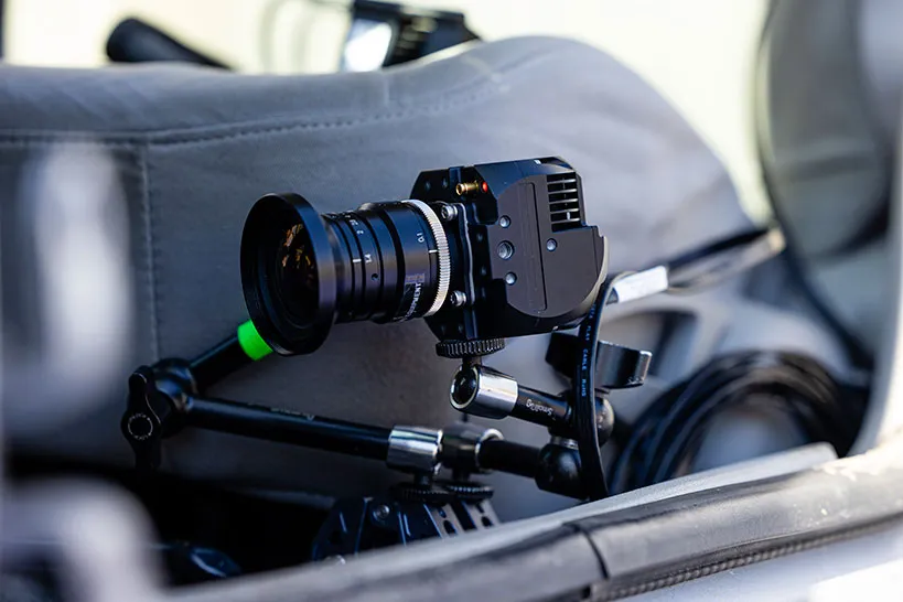 小型軽量のため、どこでも自由自在に設置が可能 使用中のカメラの画像